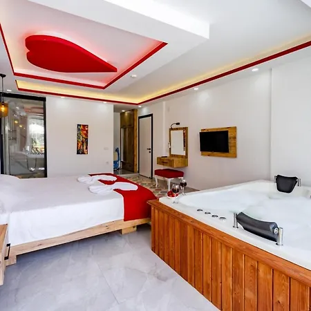 Luxury With Jacuzzi In Kas Gelemiş